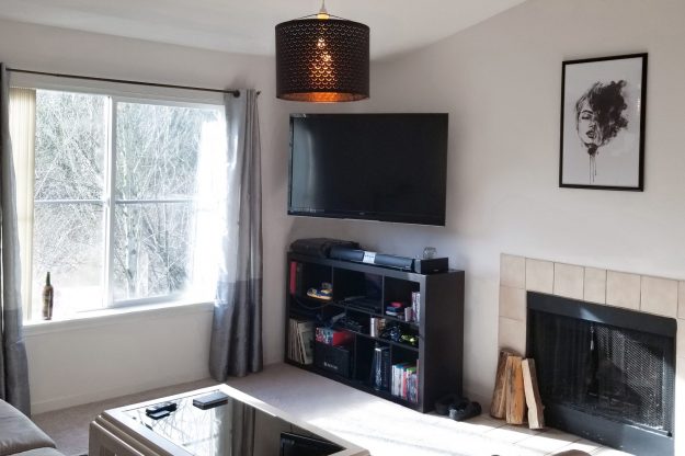 bold light in apartnemtn living